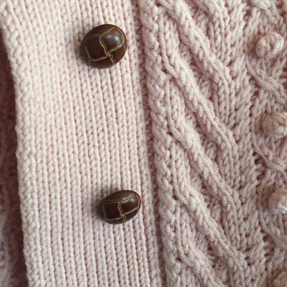 BCBGMAXAZRIA wool knit shoulder cape. One size - Picture 4 of 4